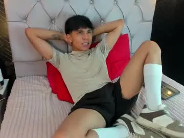 icevermilk – webcam model profile photo Image 16