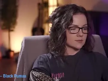 tiffanyriox Image 6