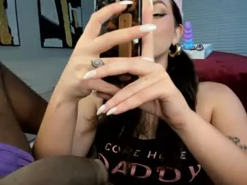 lary_holly – webcam model profile photo Image 9