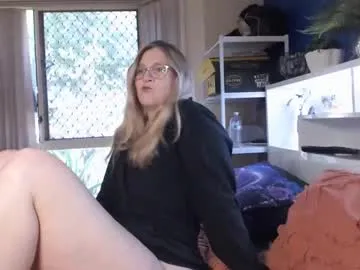 sexy_hot_friends_ – webcam model profile photo Image 17