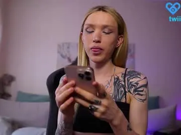 pinkypuppa – webcam model profile photo Image 2