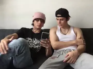 skinnyguywithbigd – webcam model profile photo Image 11