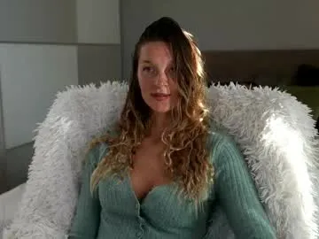 YingBao – webcam model profile photo Image 5