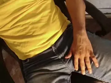 under_thedesk Image 12