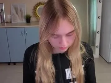 miya_shake – webcam model profile photo Image 2