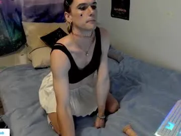 pinkypuppa – webcam model profile photo Image 3