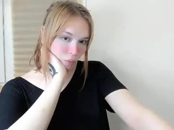 yomoyoo – webcam model profile photo