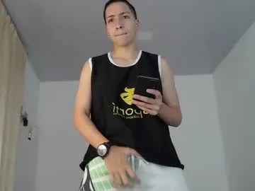 amirinsworld – webcam model profile photo Image 14