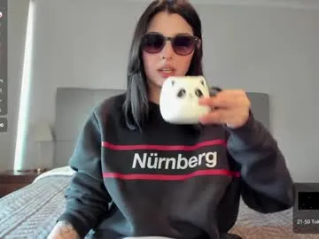 your_dolls – webcam model profile photo Image 2