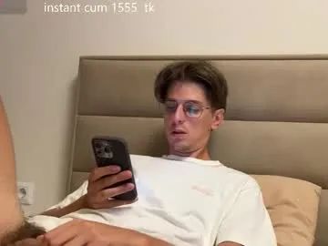 pinkadele – webcam model profile photo Image 3