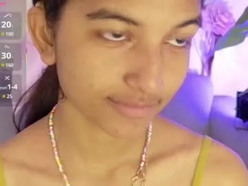 yuliethpetite Image 15