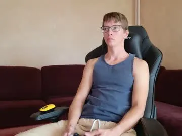 paronti – webcam model profile photo Image 15