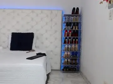 sexy_hot_friends_ – webcam model profile photo Image 15