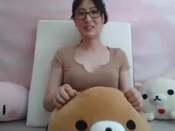 ommnia – webcam model profile photo Image 2