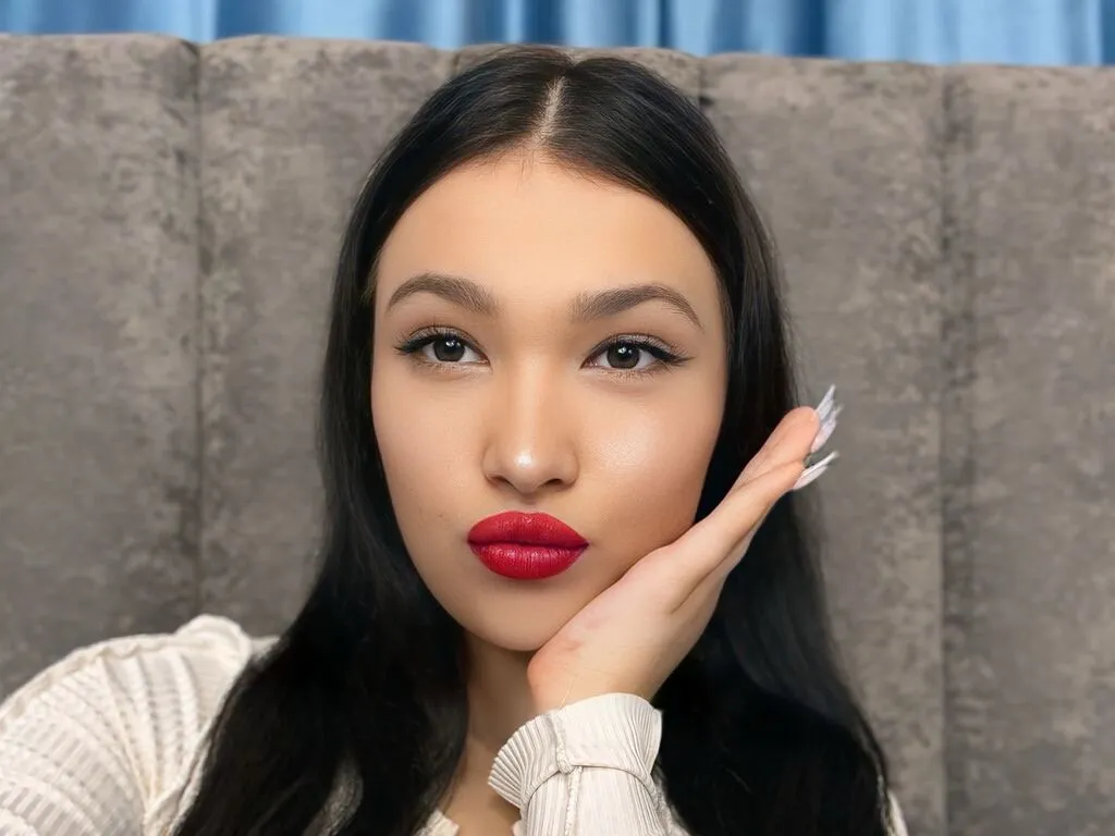 AlinaCrystals – webcam model profile photo