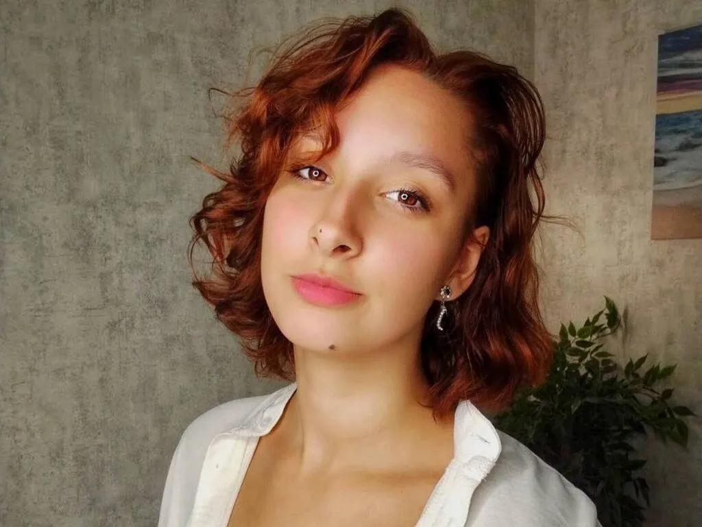 LylianRose – webcam model profile photo